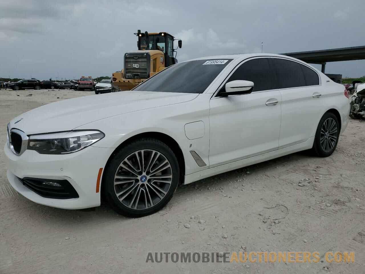 WBAJA9C57JB252067 BMW 5 SERIES 2018