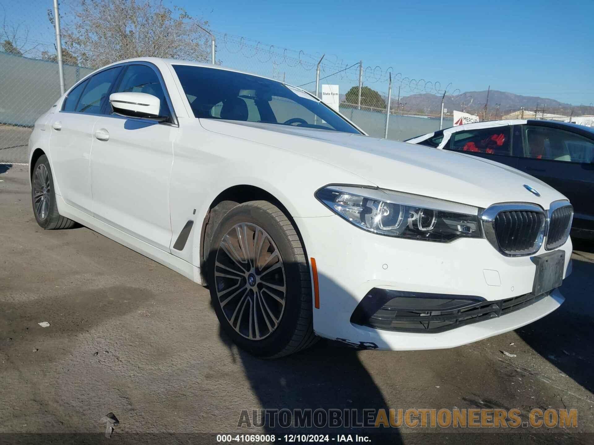 WBAJA9C57KB392864 BMW 530E 2019