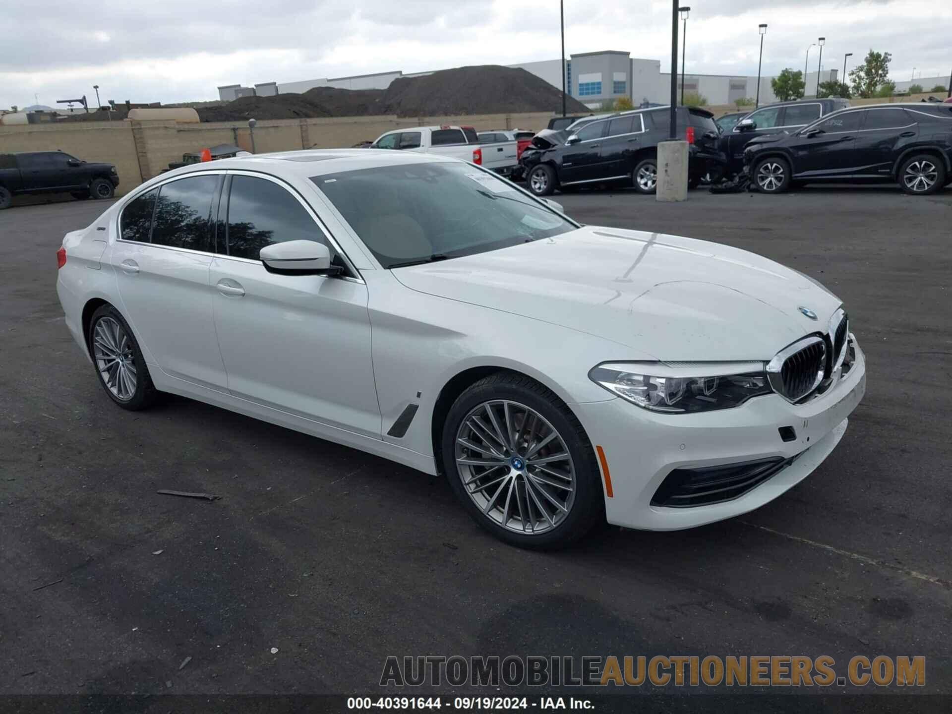 WBAJA9C57KB393772 BMW 530E 2019