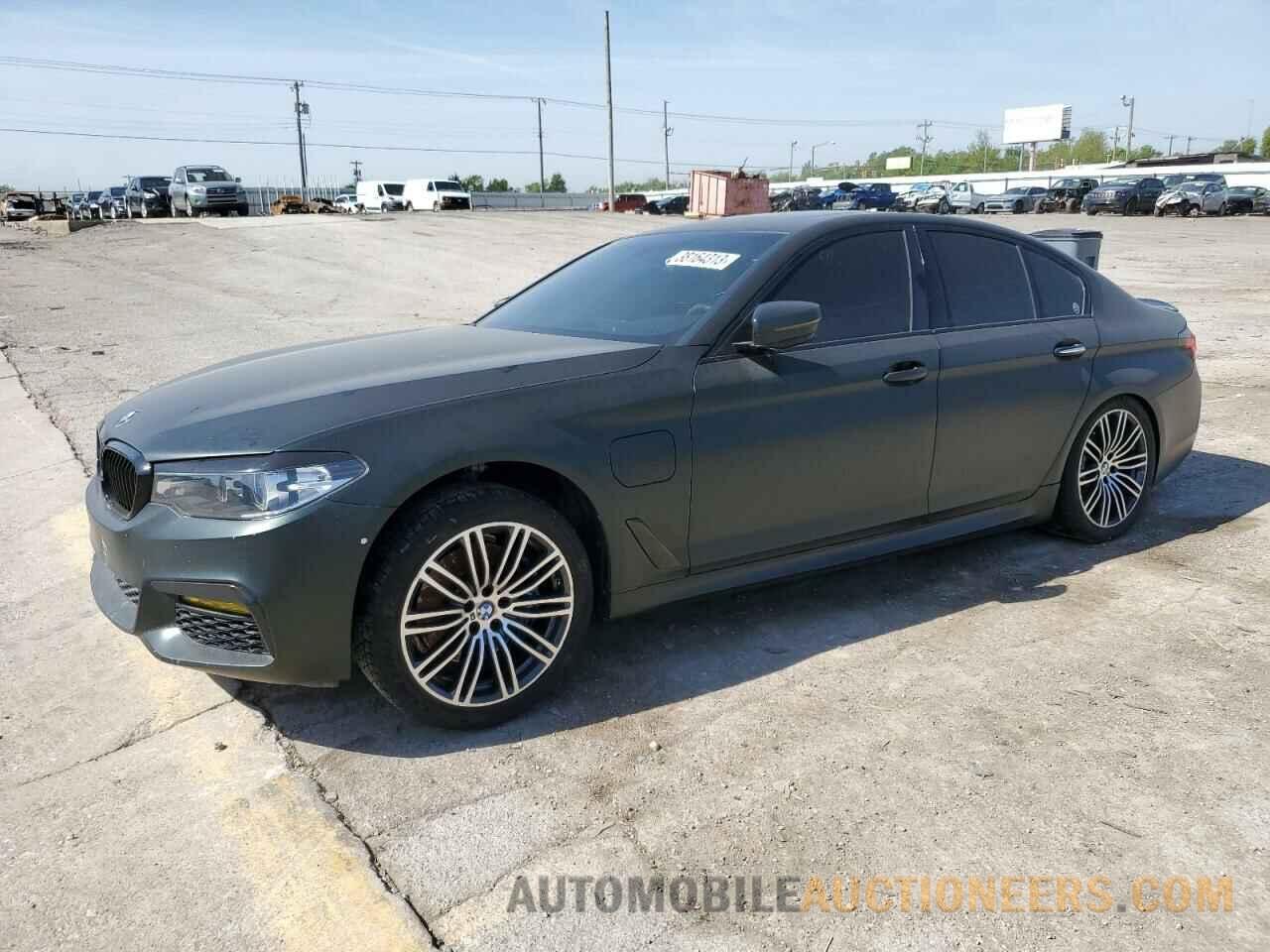 WBAJA9C58JB033215 BMW 5 SERIES 2018