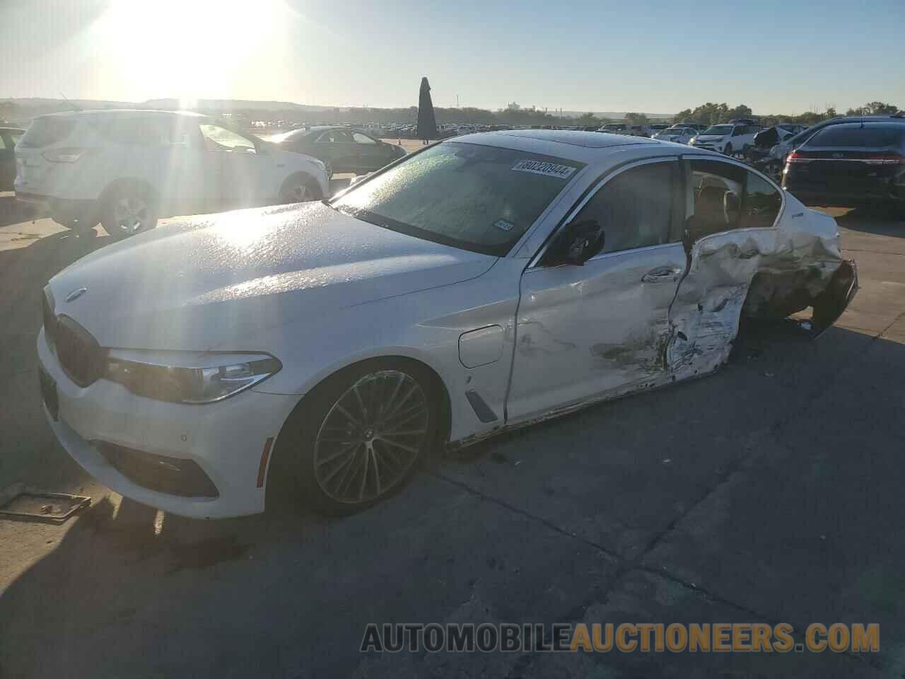 WBAJA9C58JB250229 BMW 5 SERIES 2018