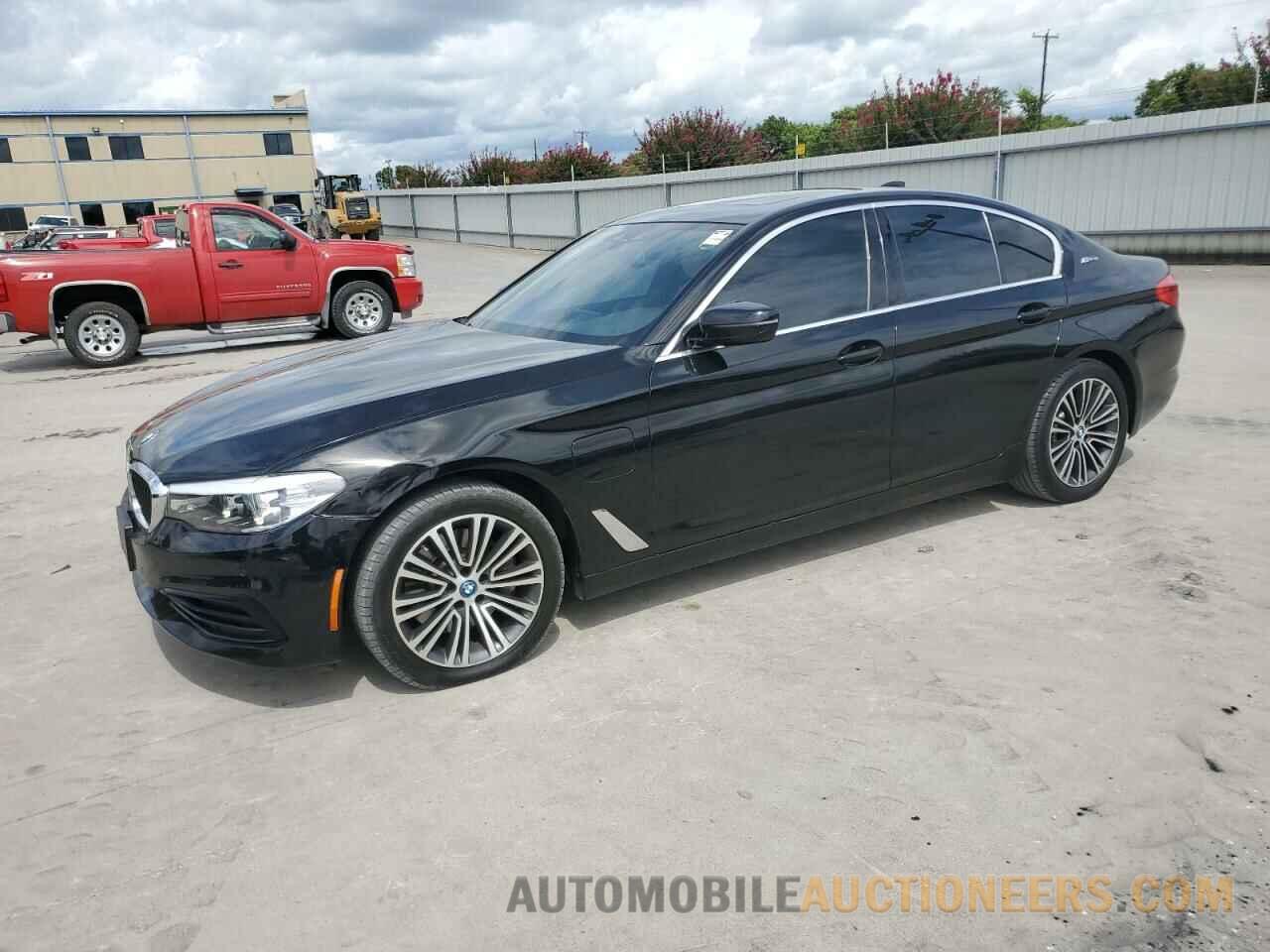 WBAJA9C59KB392784 BMW 5 SERIES 2019