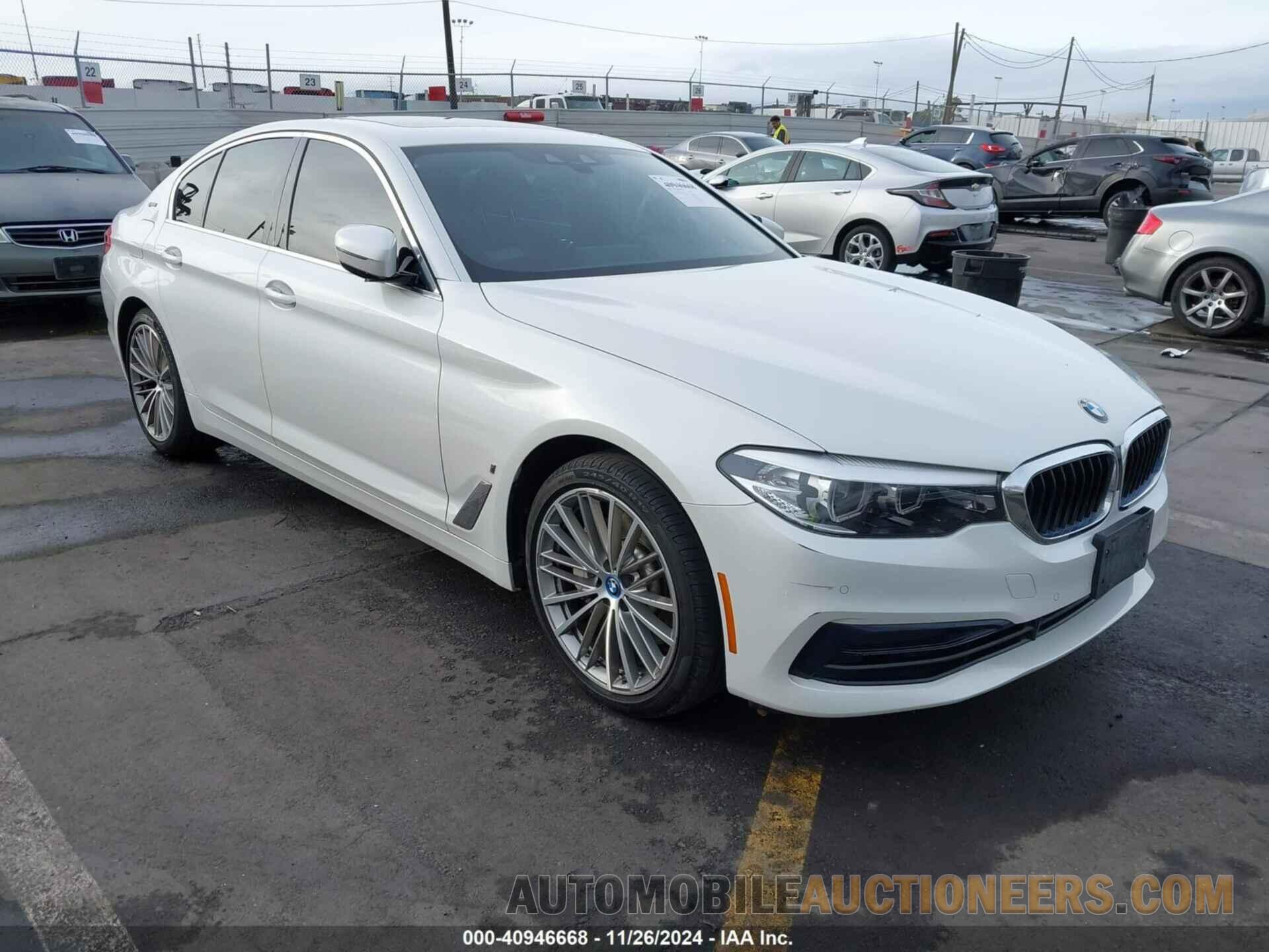 WBAJA9C5XKB253697 BMW 530E 2019