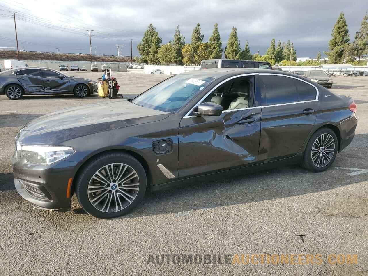 WBAJA9C5XKB392471 BMW 5 SERIES 2019