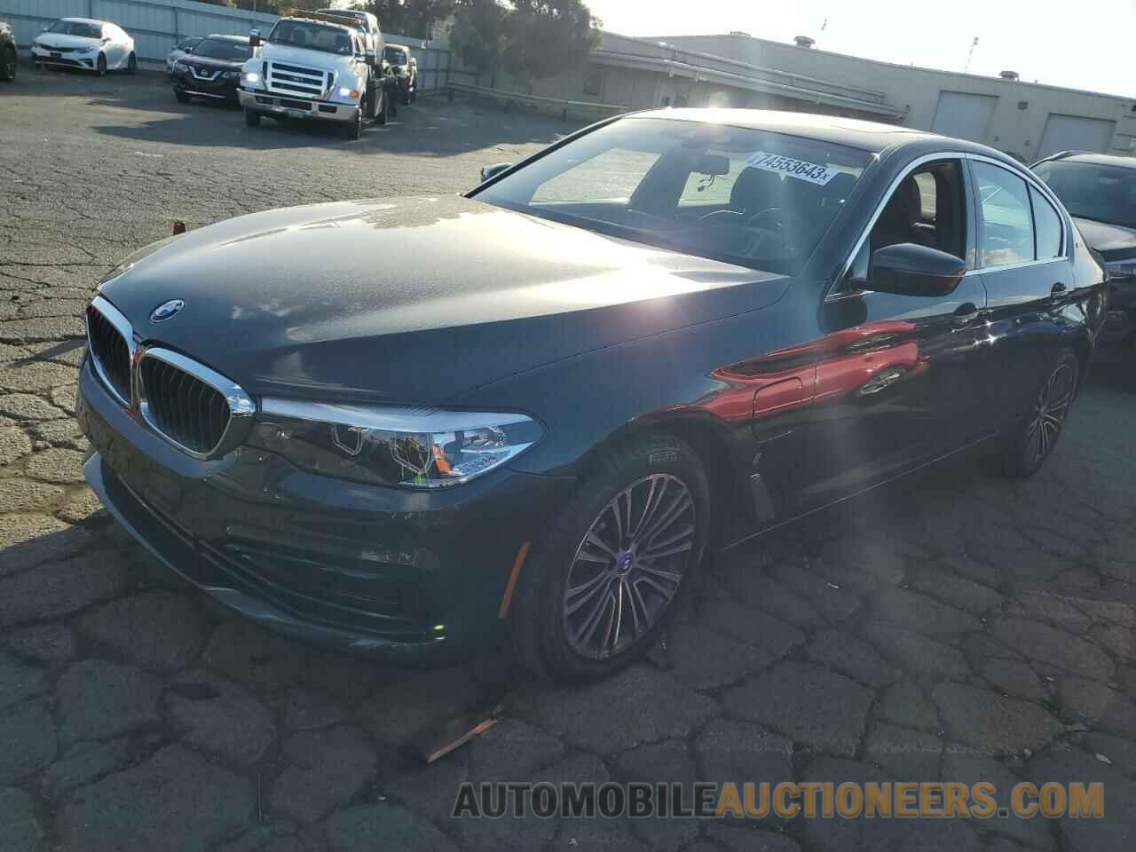 WBAJA9C5XKB399663 BMW 5 SERIES 2019