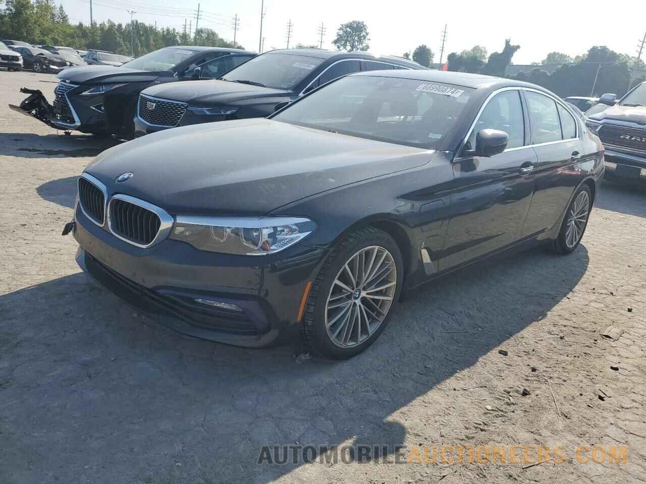 WBAJB1C51JB085526 BMW 5 SERIES 2018