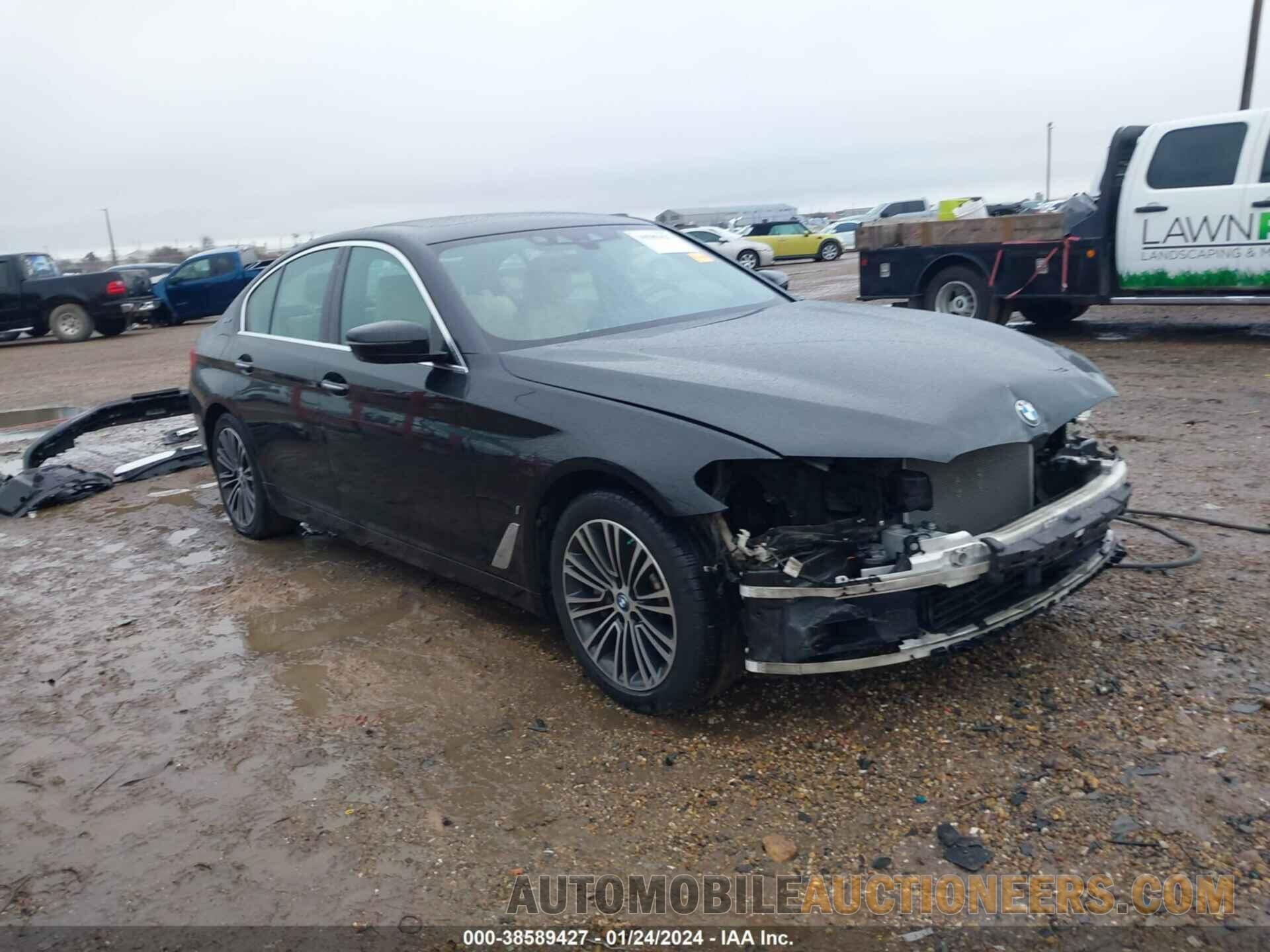 WBAJB1C51JG623967 BMW 530E 2018