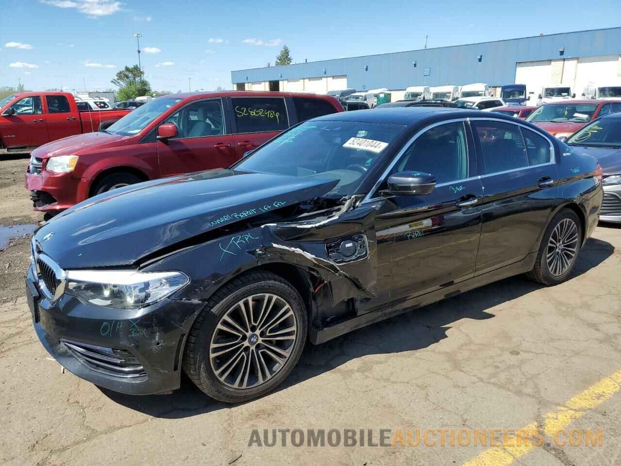 WBAJB1C52JG623878 BMW 5 SERIES 2018