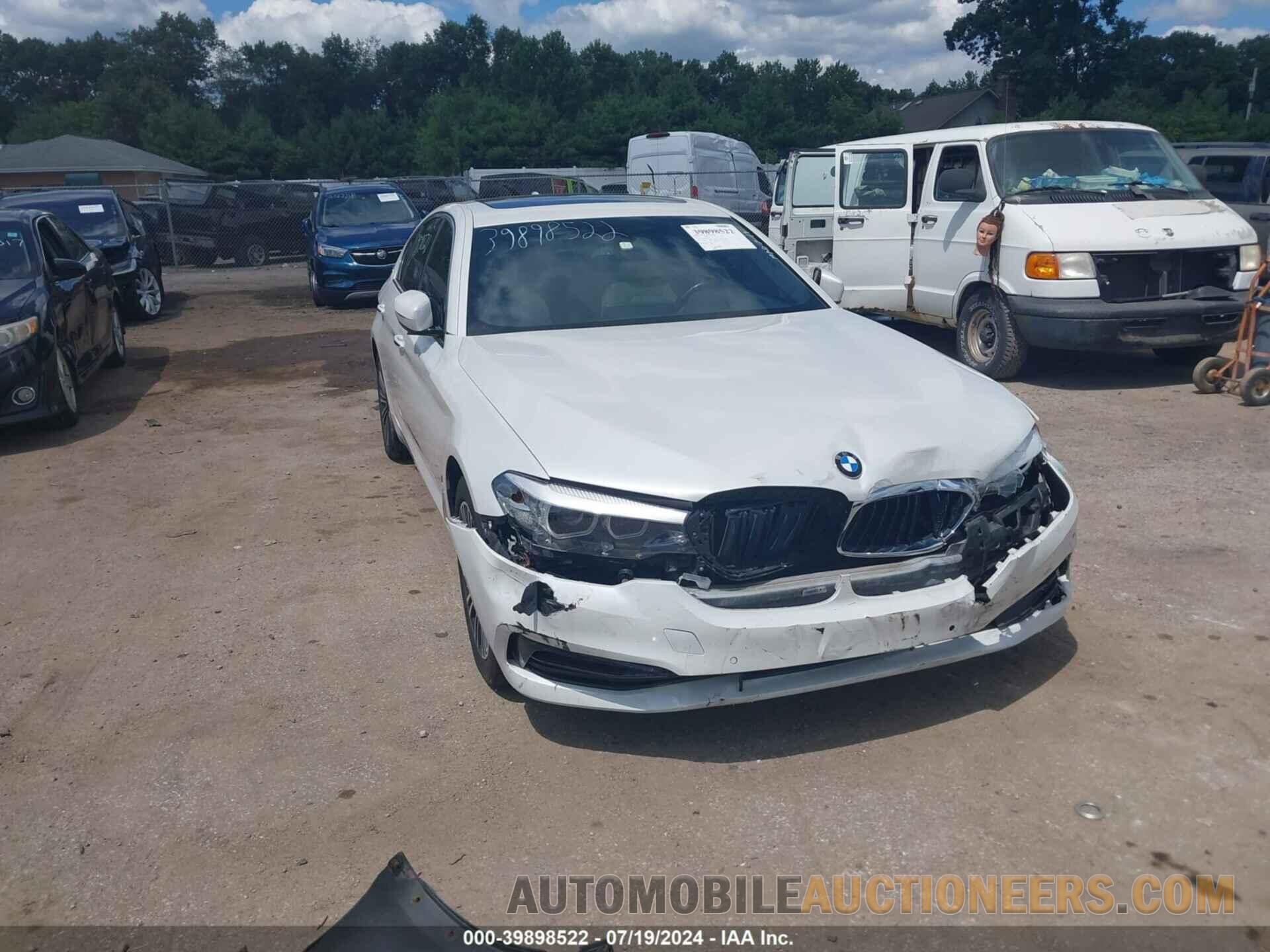 WBAJB1C55JB084007 BMW 530E 2018