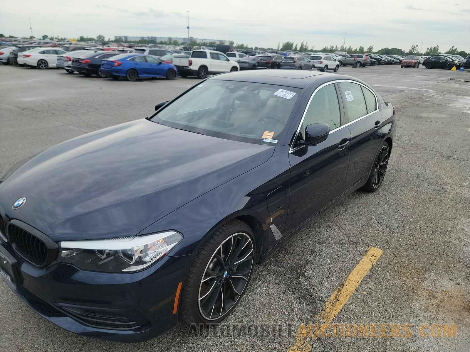 WBAJB1C5XKB375586 BMW 5 Series 2019