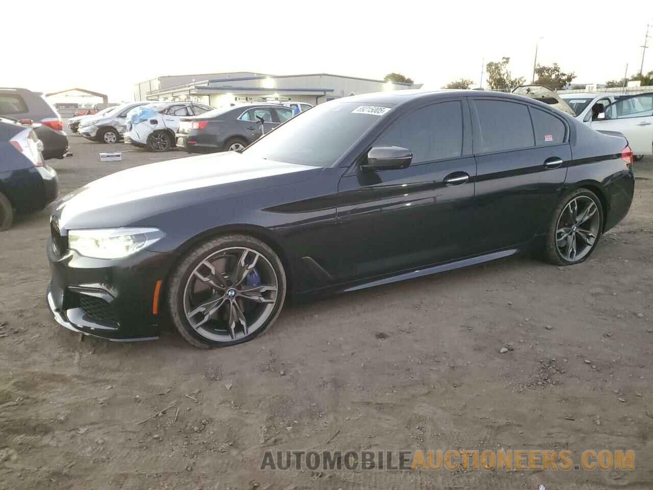 WBAJB9C5XJB036002 BMW M5 2018