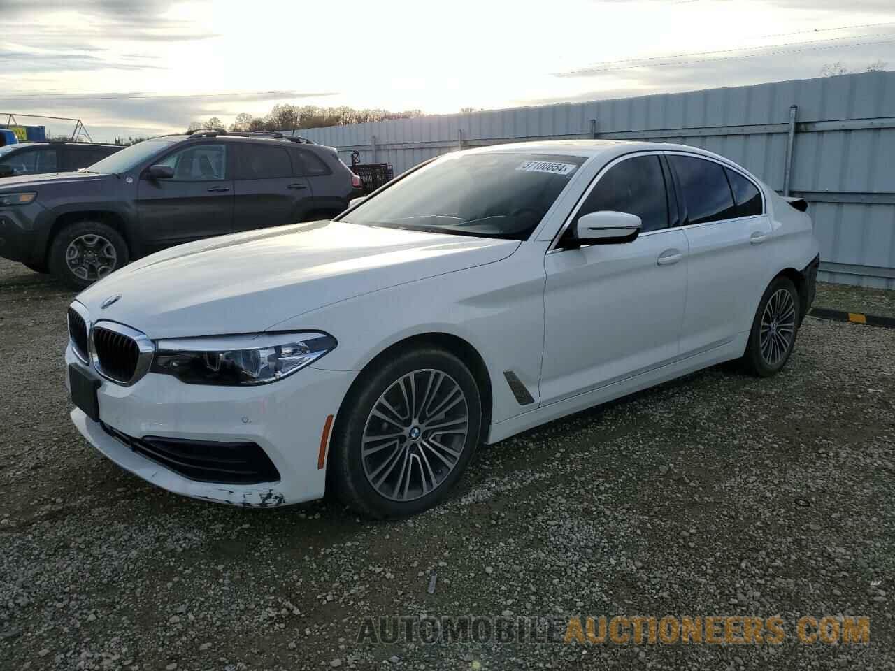 WBAJE5C54KWW10636 BMW 5 SERIES 2019