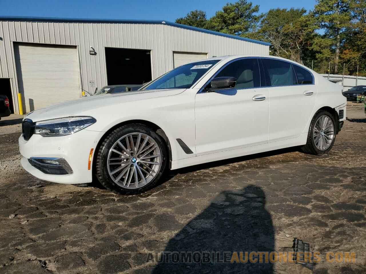 WBAJE5C58JG917588 BMW 5 SERIES 2018