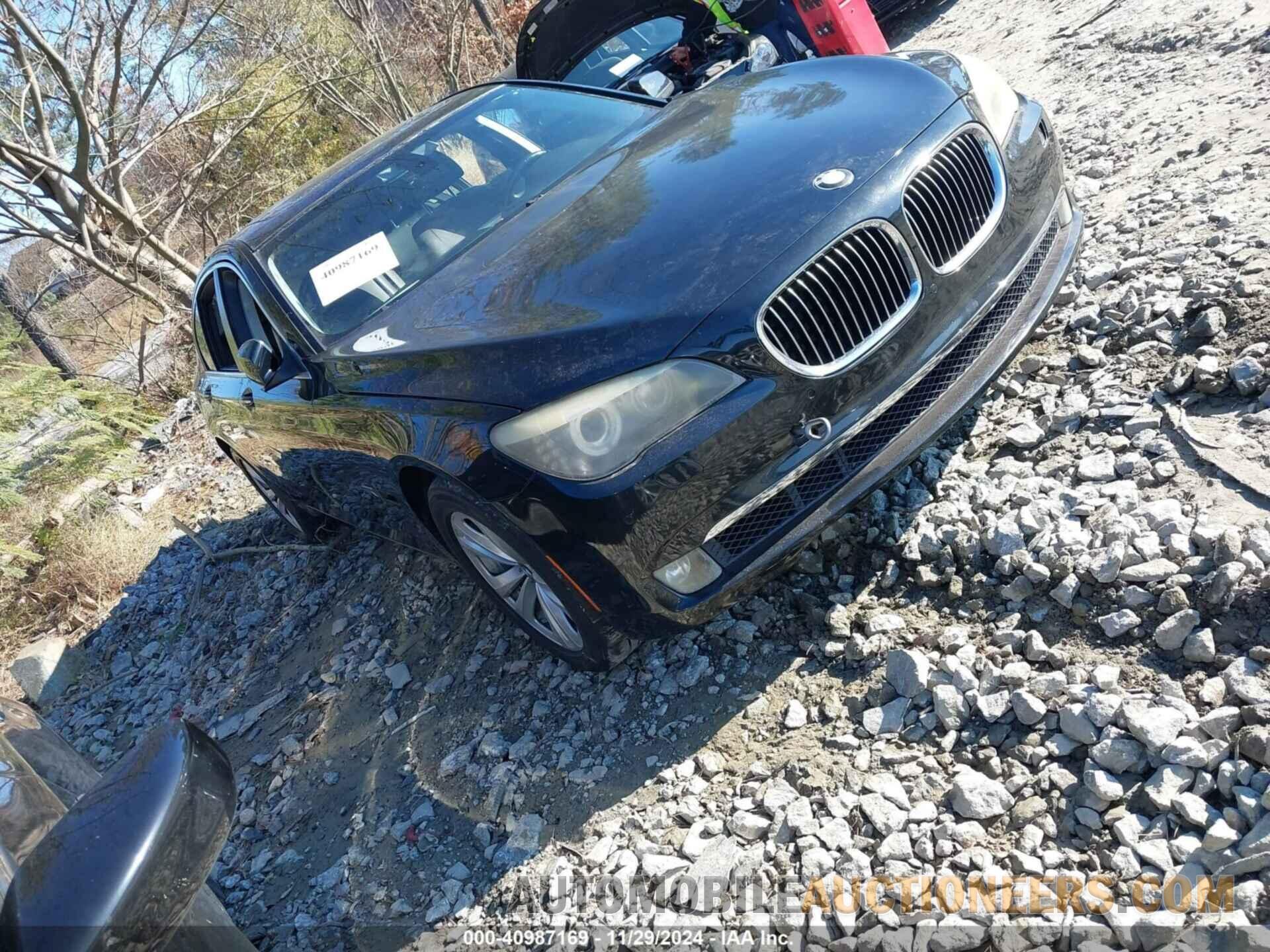 WBAKA4C59CC613299 BMW 740I 2012