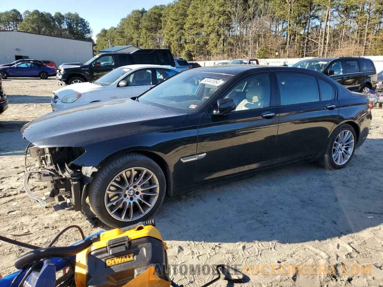 WBAKC8C50CC437129 BMW 7 SERIES 2012