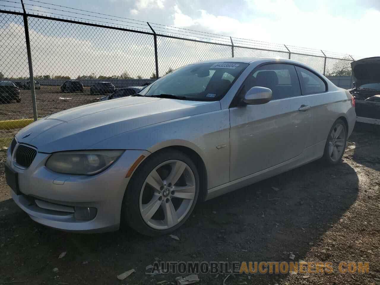 WBAKE3C52BE558292 BMW 3 SERIES 2011