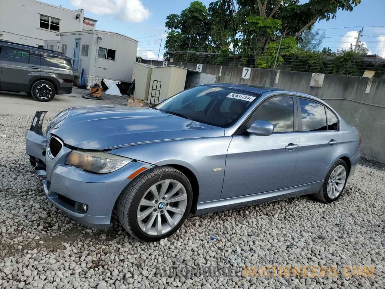 WBAPH7C54BE682942 BMW 3 SERIES 2011