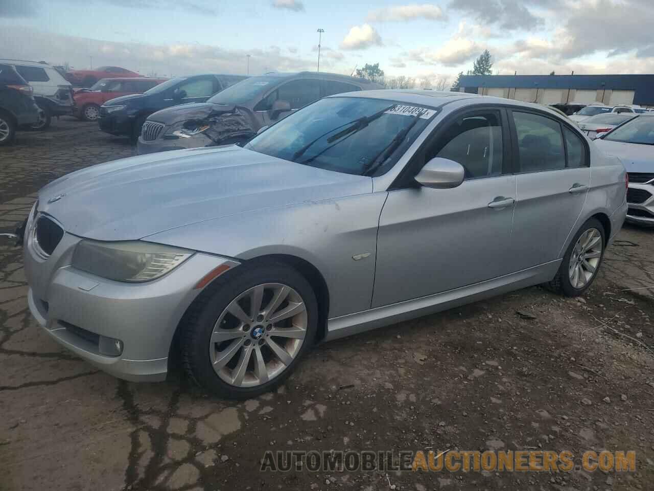 WBAPH7C56BE683302 BMW 3 SERIES 2011