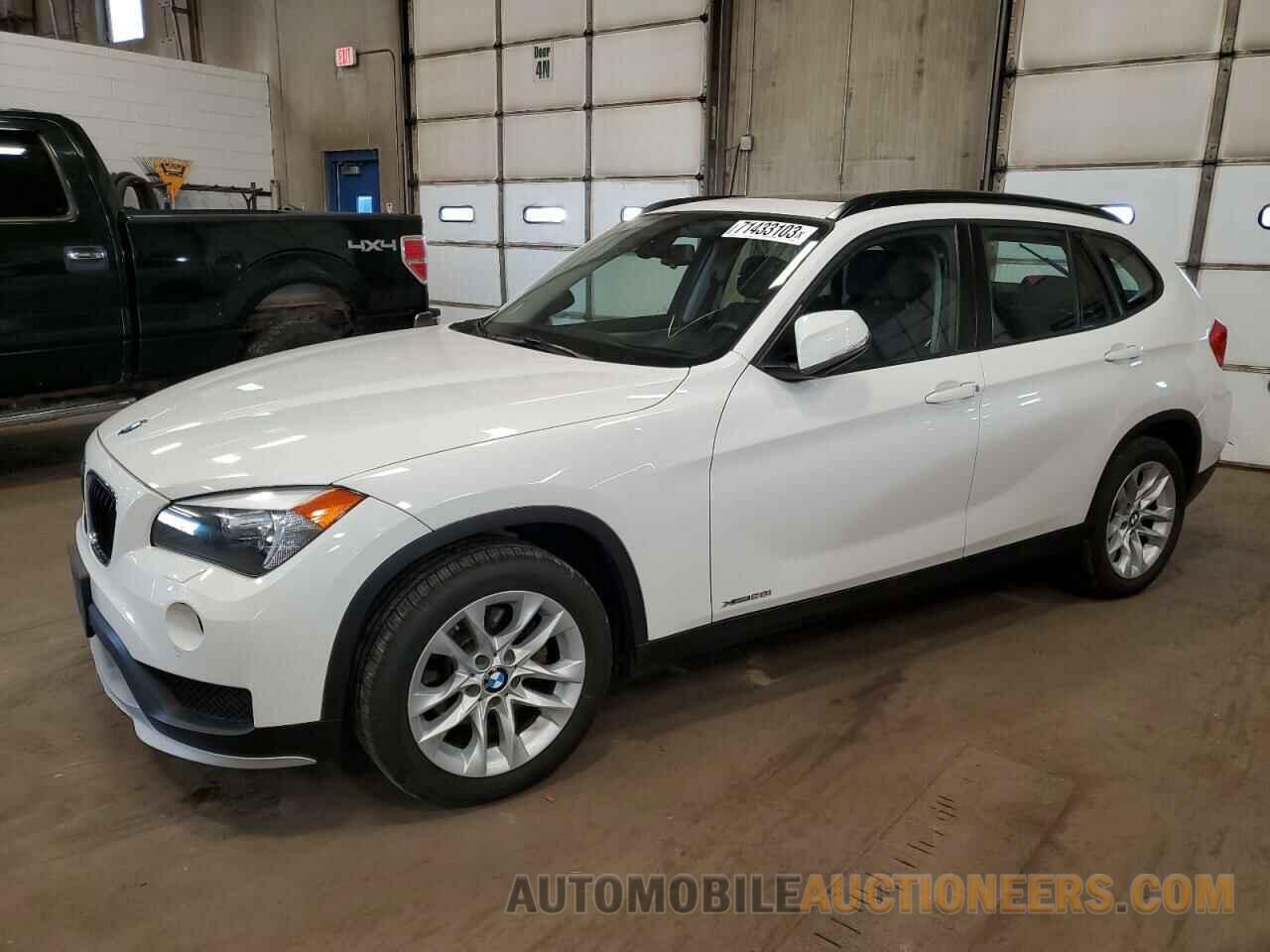 WBAVL1C56FVY25821 BMW X1 2015