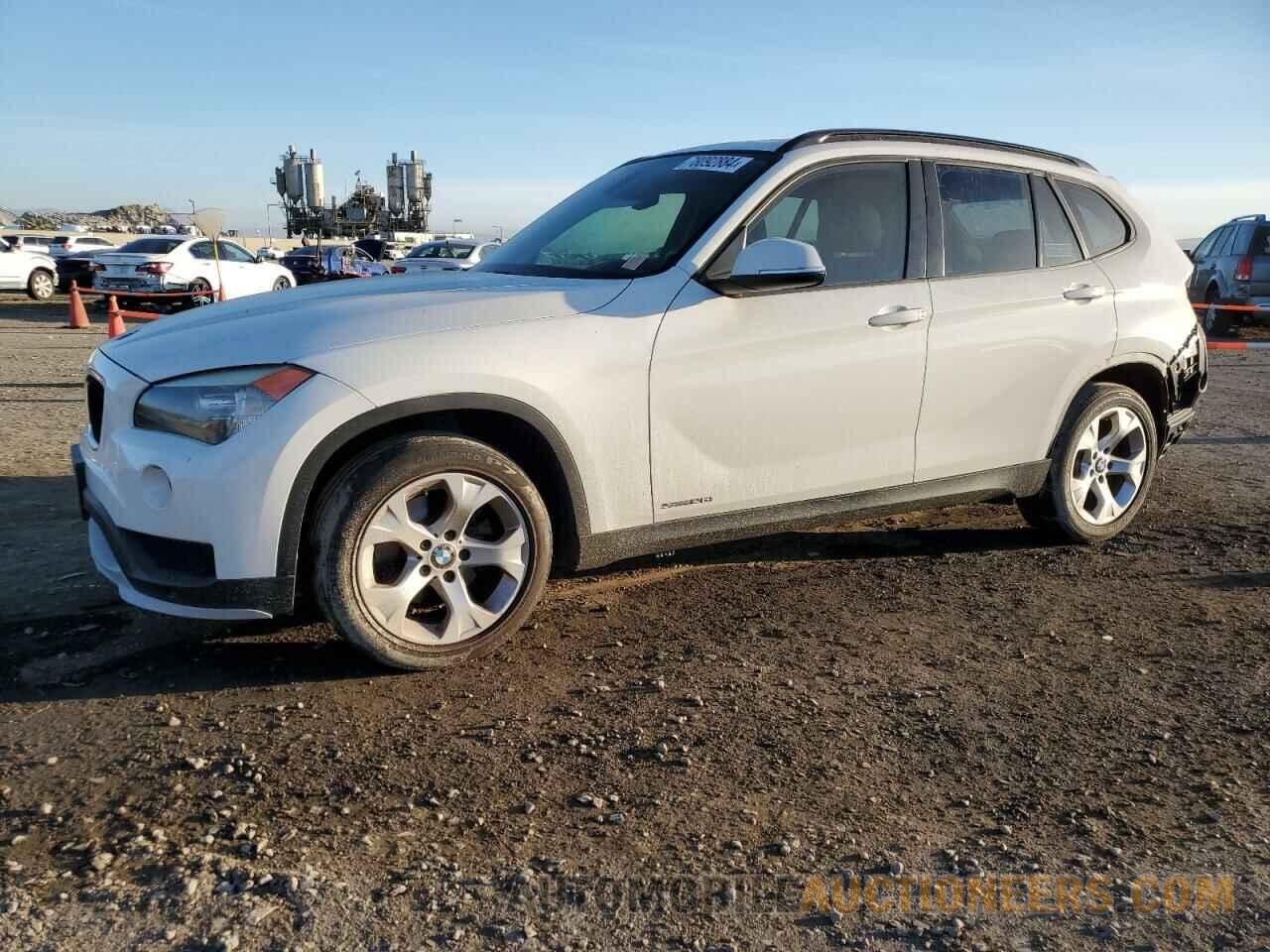 WBAVM1C51FV315129 BMW X1 2015