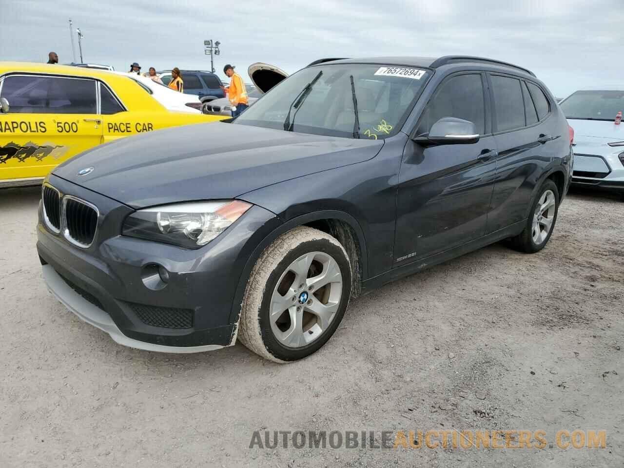 WBAVM1C51FV318189 BMW X1 2015