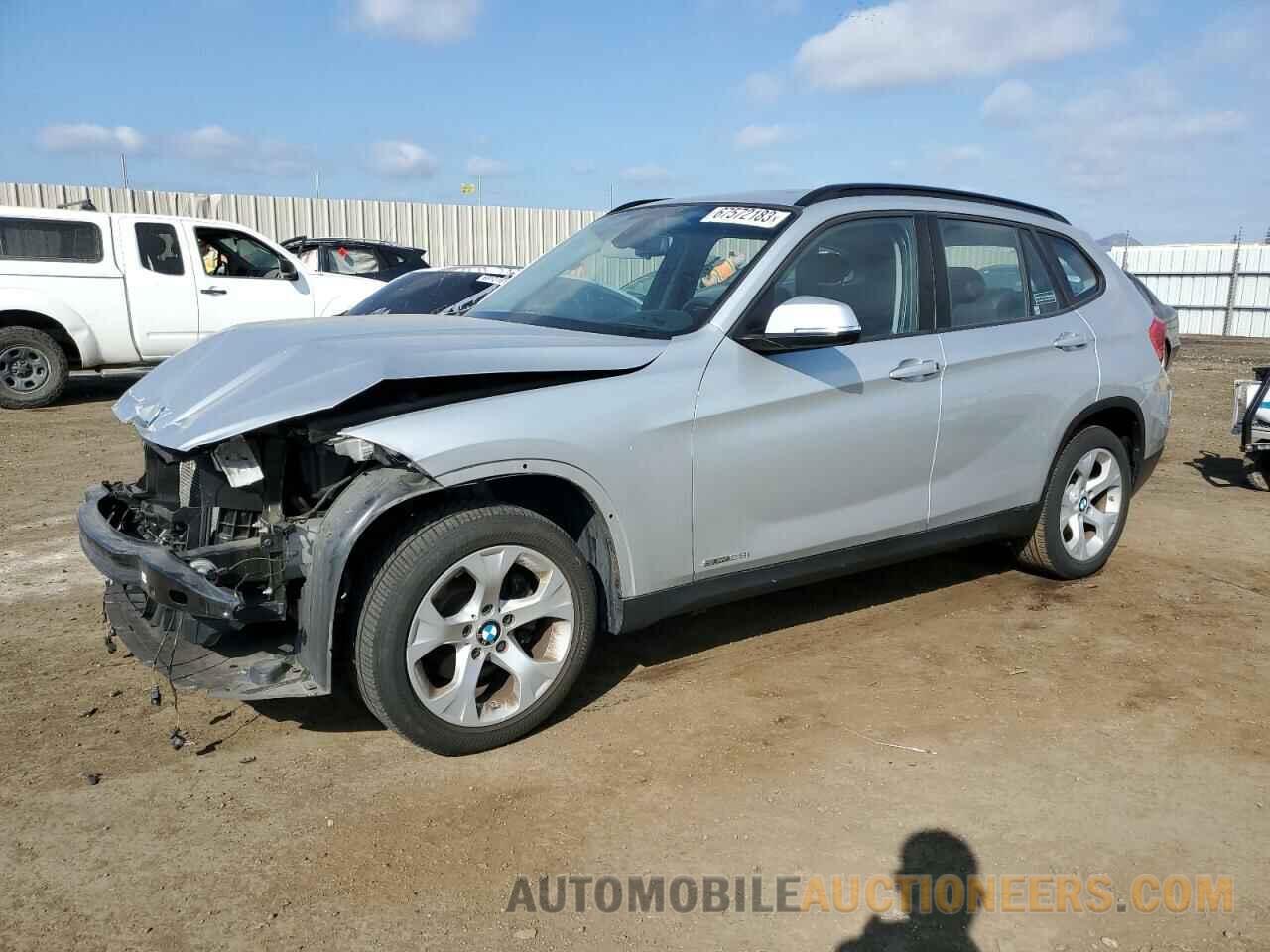 WBAVM1C51FV318676 BMW X1 2015