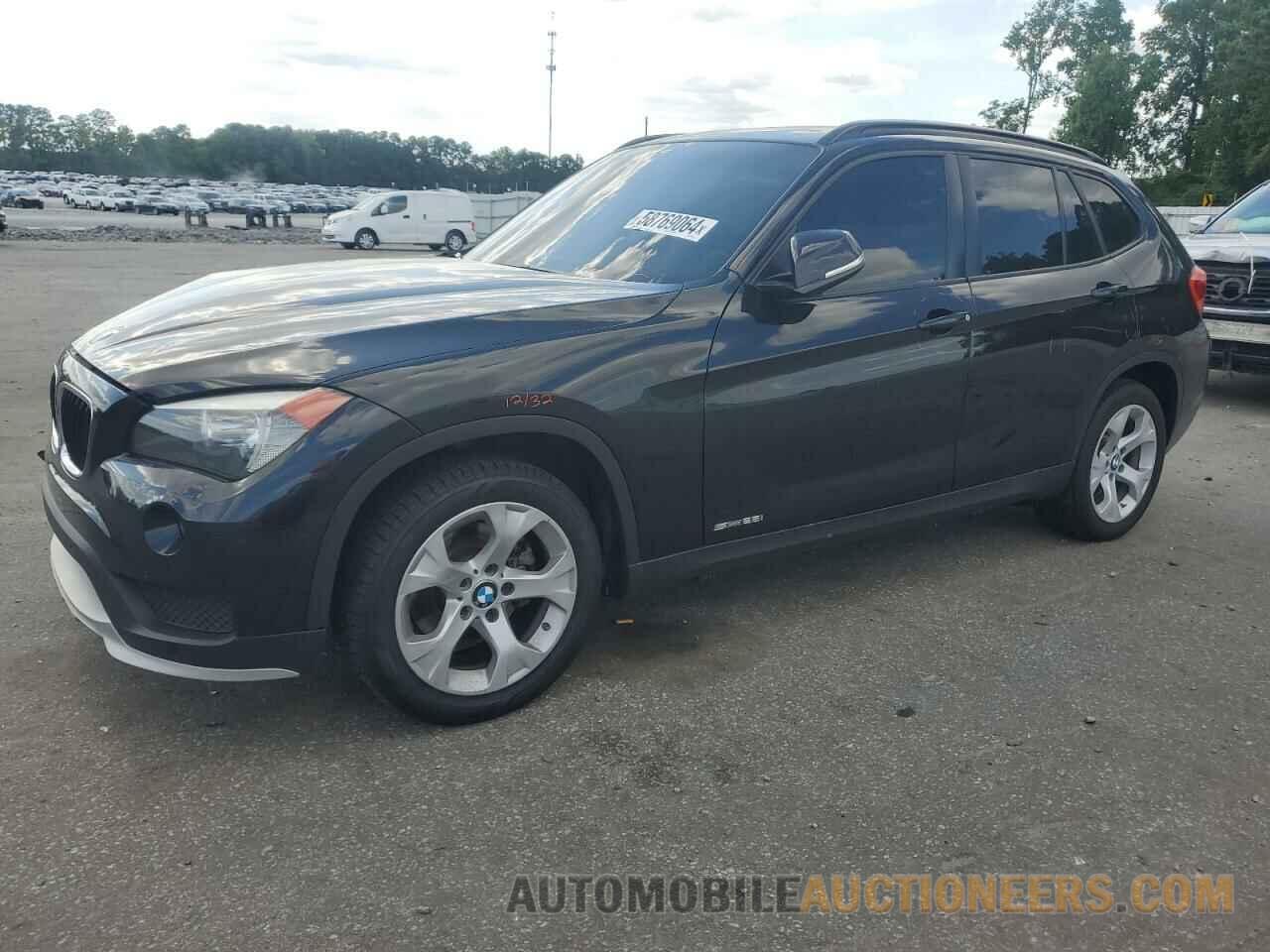 WBAVM1C51FV498225 BMW X1 2015