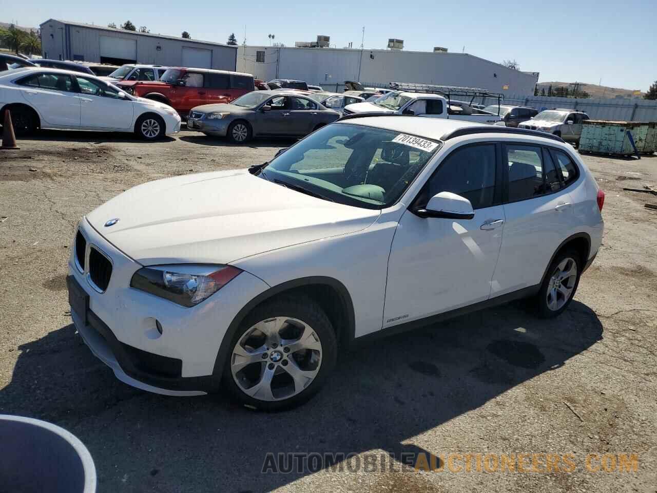 WBAVM1C51FVW56854 BMW X1 2015