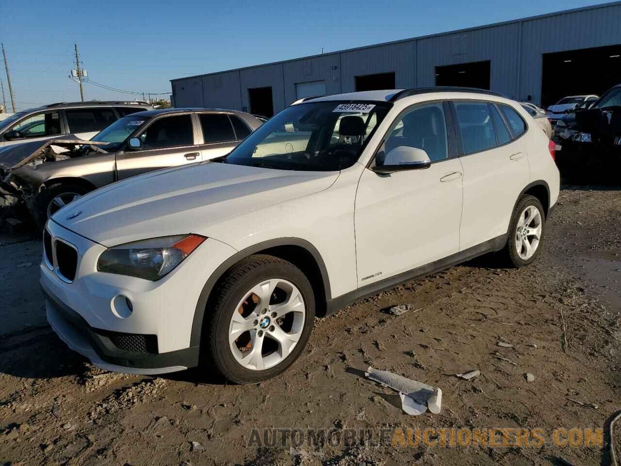 WBAVM1C52FV315012 BMW X1 2015