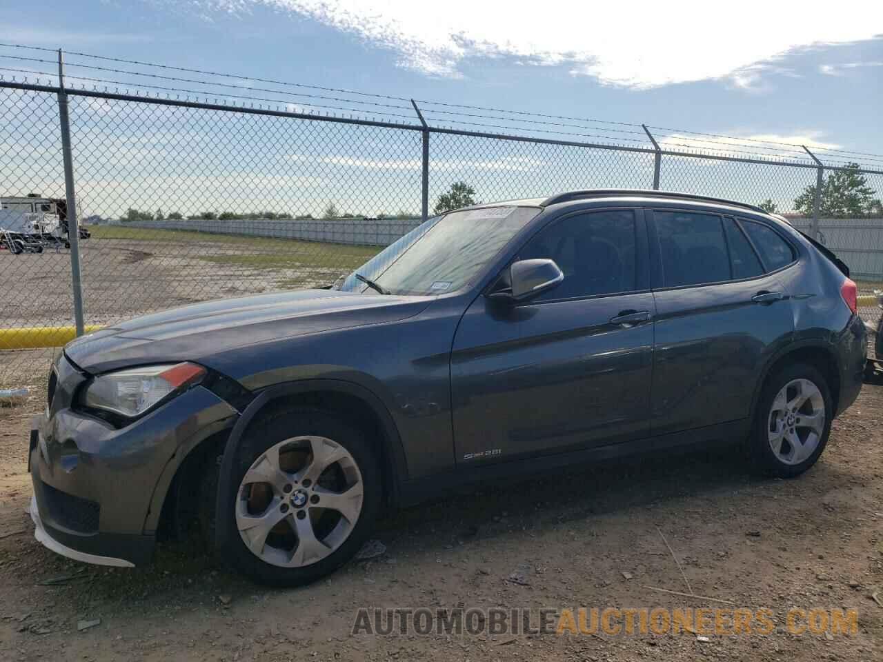 WBAVM1C53FV498064 BMW X1 2015