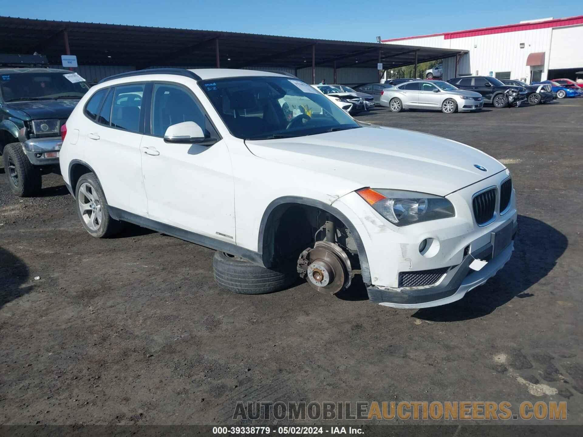 WBAVM1C53FVW57715 BMW X1 2015