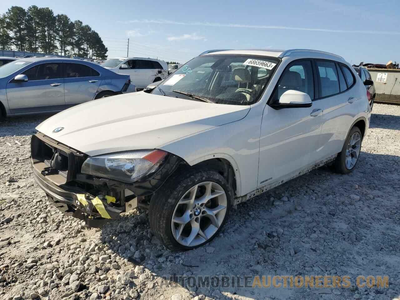 WBAVM1C55FV315828 BMW X1 2015