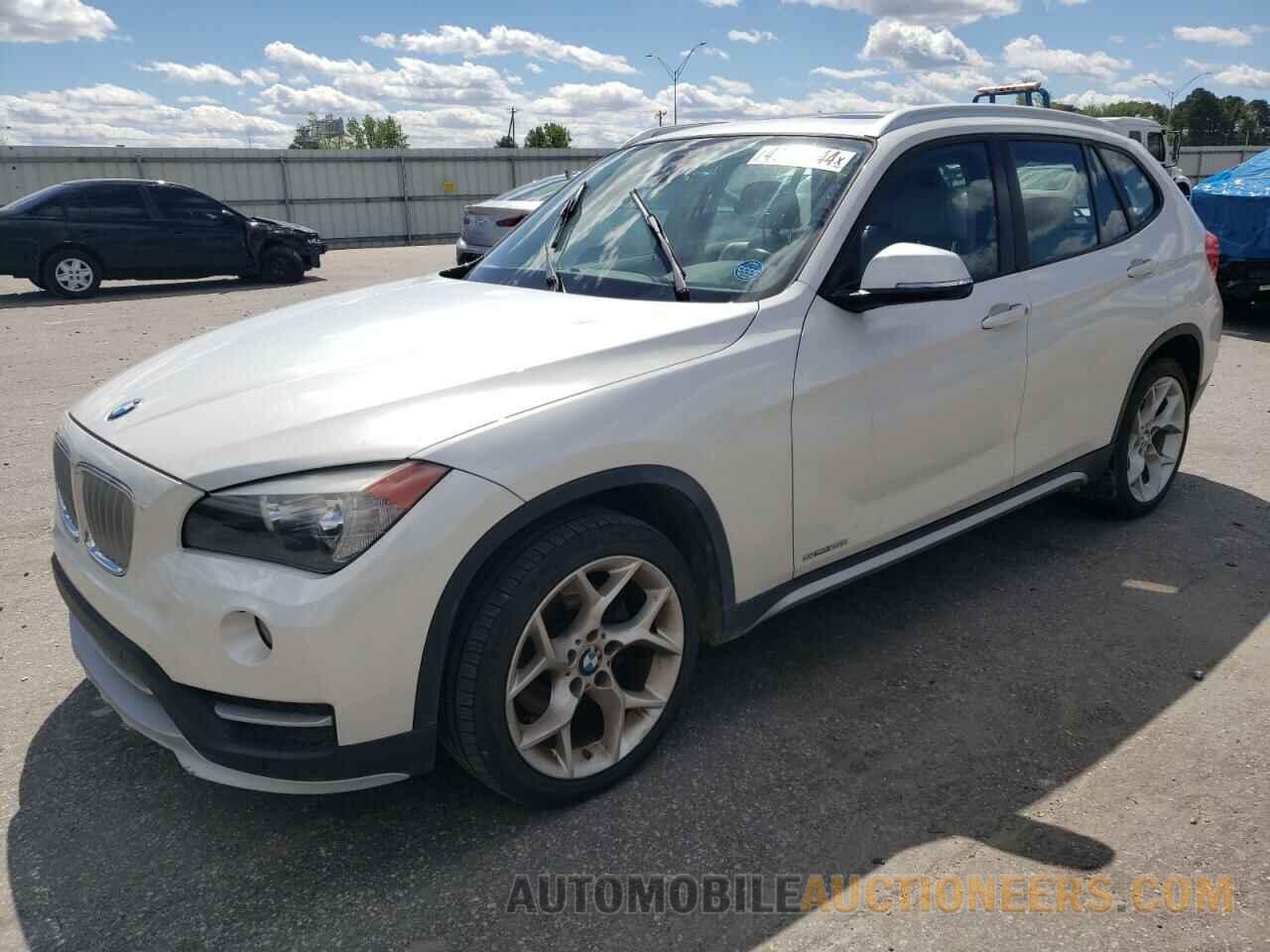 WBAVM1C55FV318437 BMW X1 2015