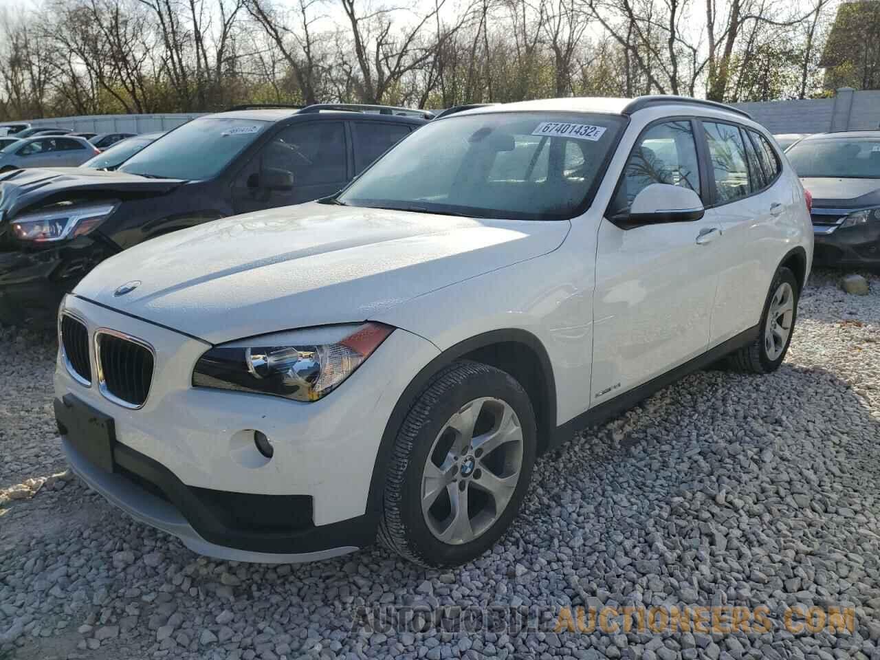 WBAVM1C55FV498518 BMW X1 2015