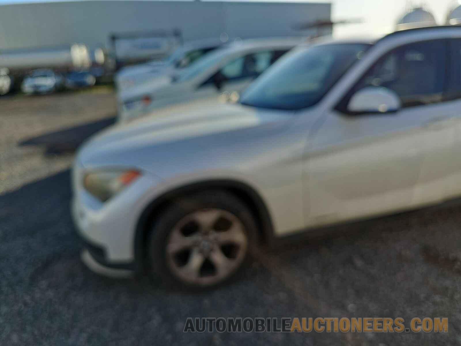 WBAVM1C56FV498043 BMW X1 2015