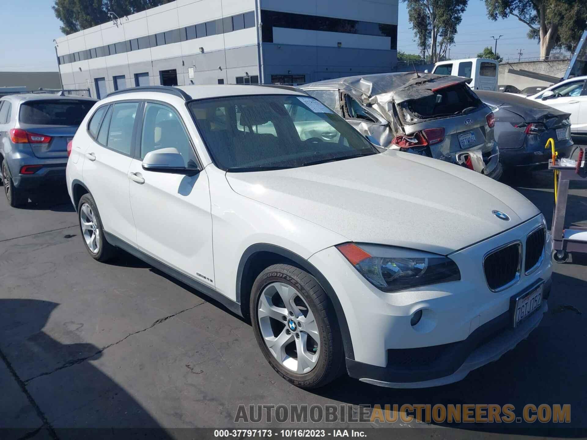 WBAVM1C57FV316043 BMW X1 2015