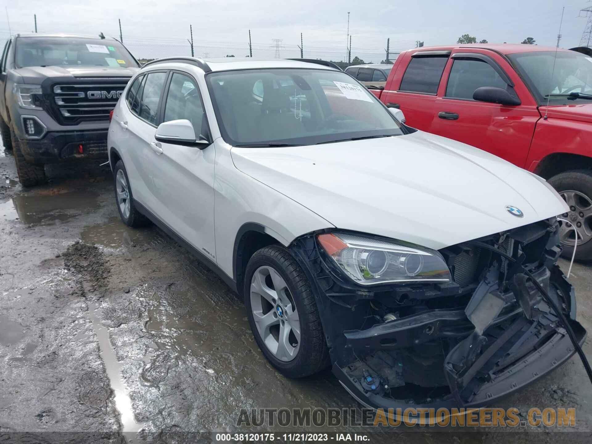 WBAVM1C57FV498200 BMW X1 2015