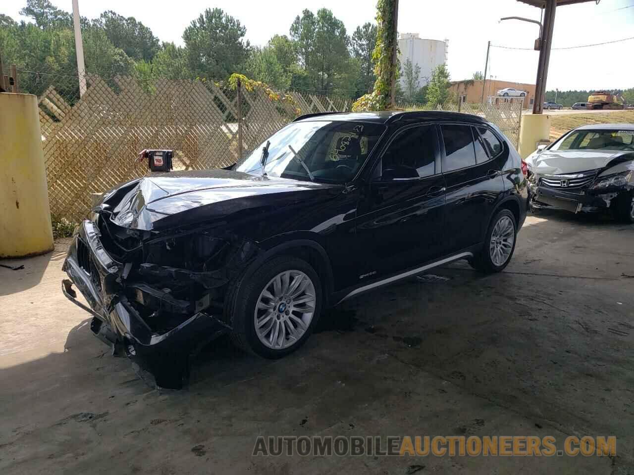 WBAVM1C57FVW58818 BMW X1 2015