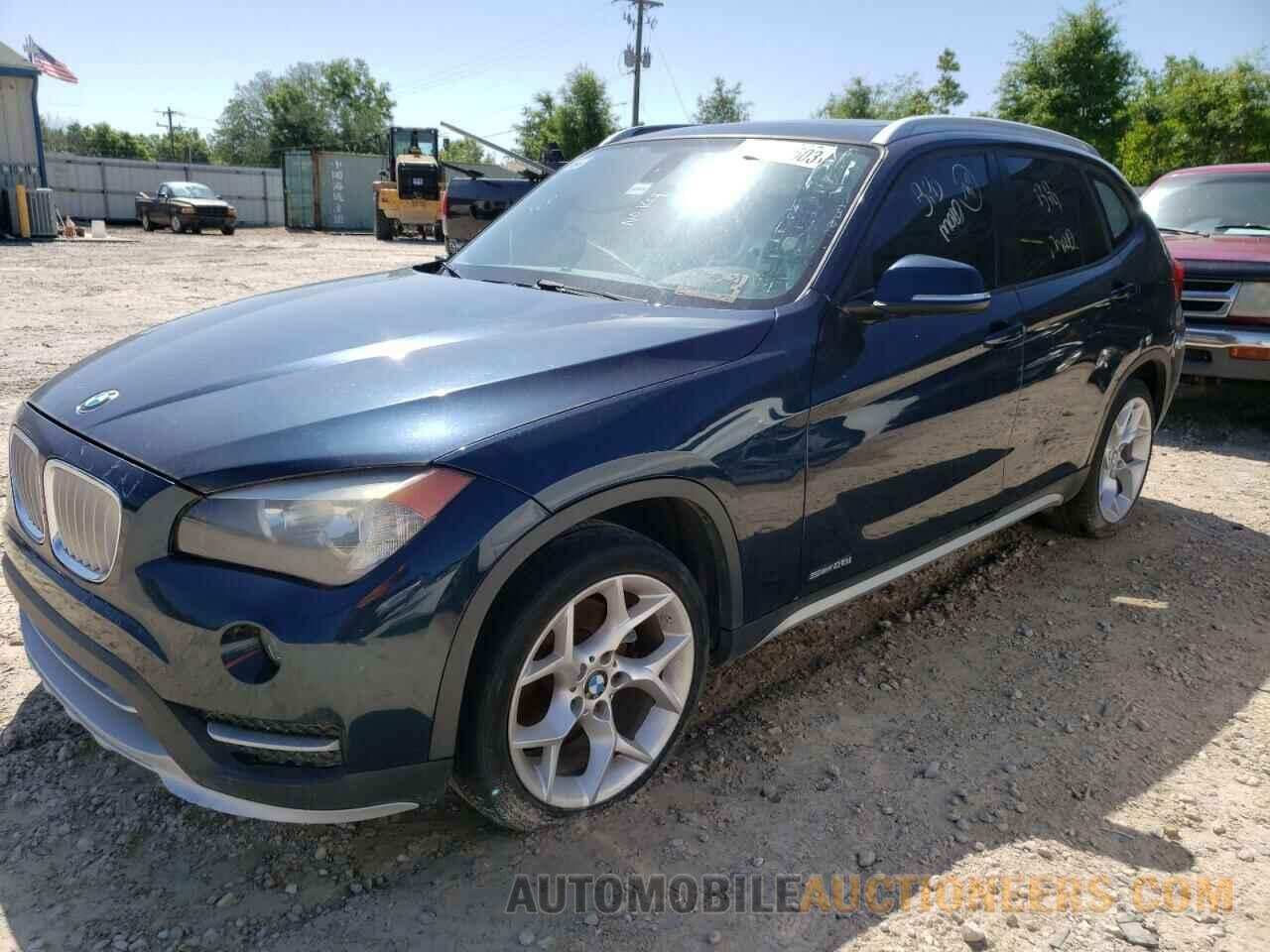 WBAVM1C58FVW58746 BMW X1 2015