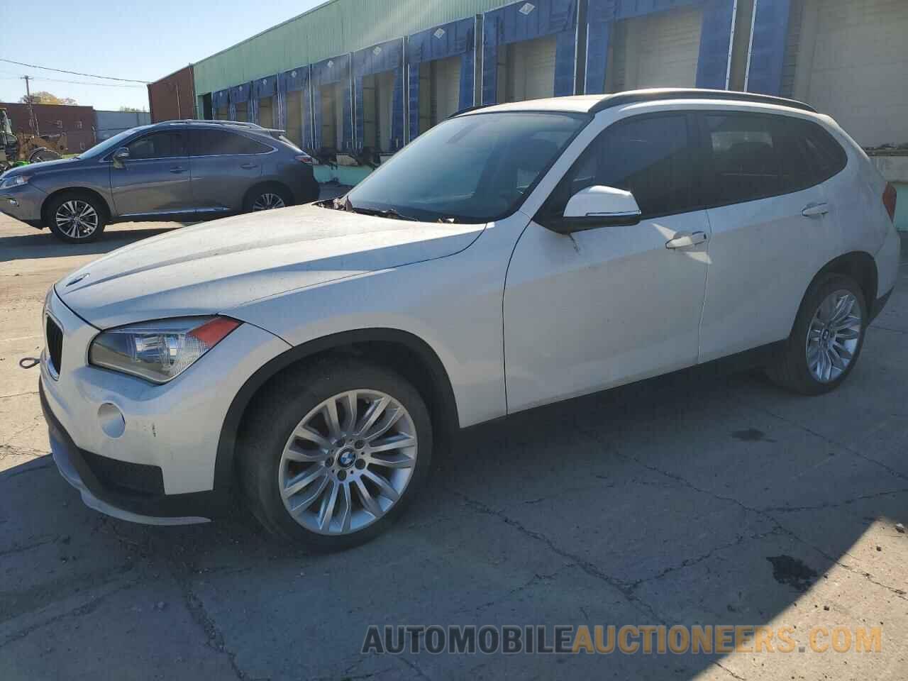 WBAVM1C59FV318005 BMW X1 2015