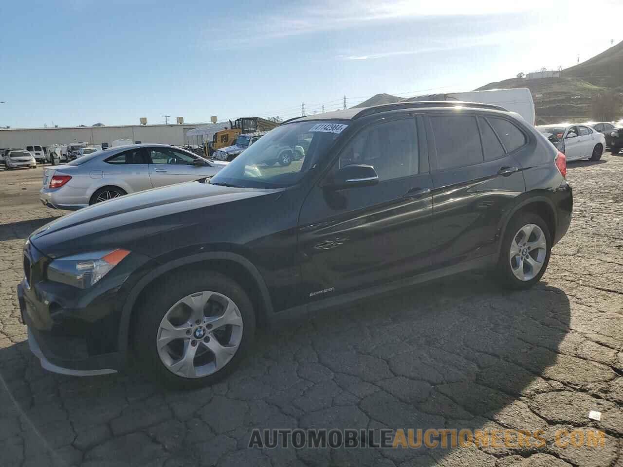 WBAVM1C59FV318781 BMW X1 2015