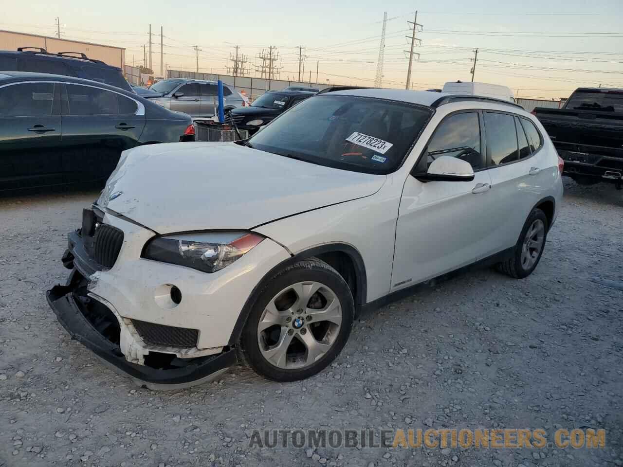 WBAVM1C59FV498327 BMW X1 2015