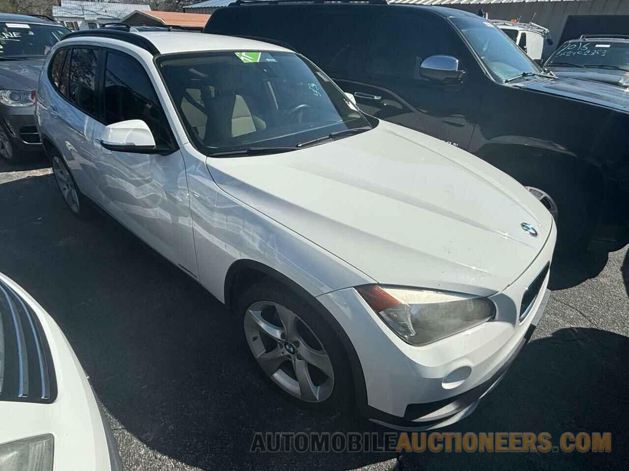 WBAVM1C59FVW57623 BMW X1 2015