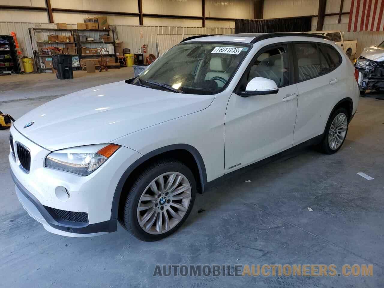 WBAVM1C5XFV315713 BMW X1 2015