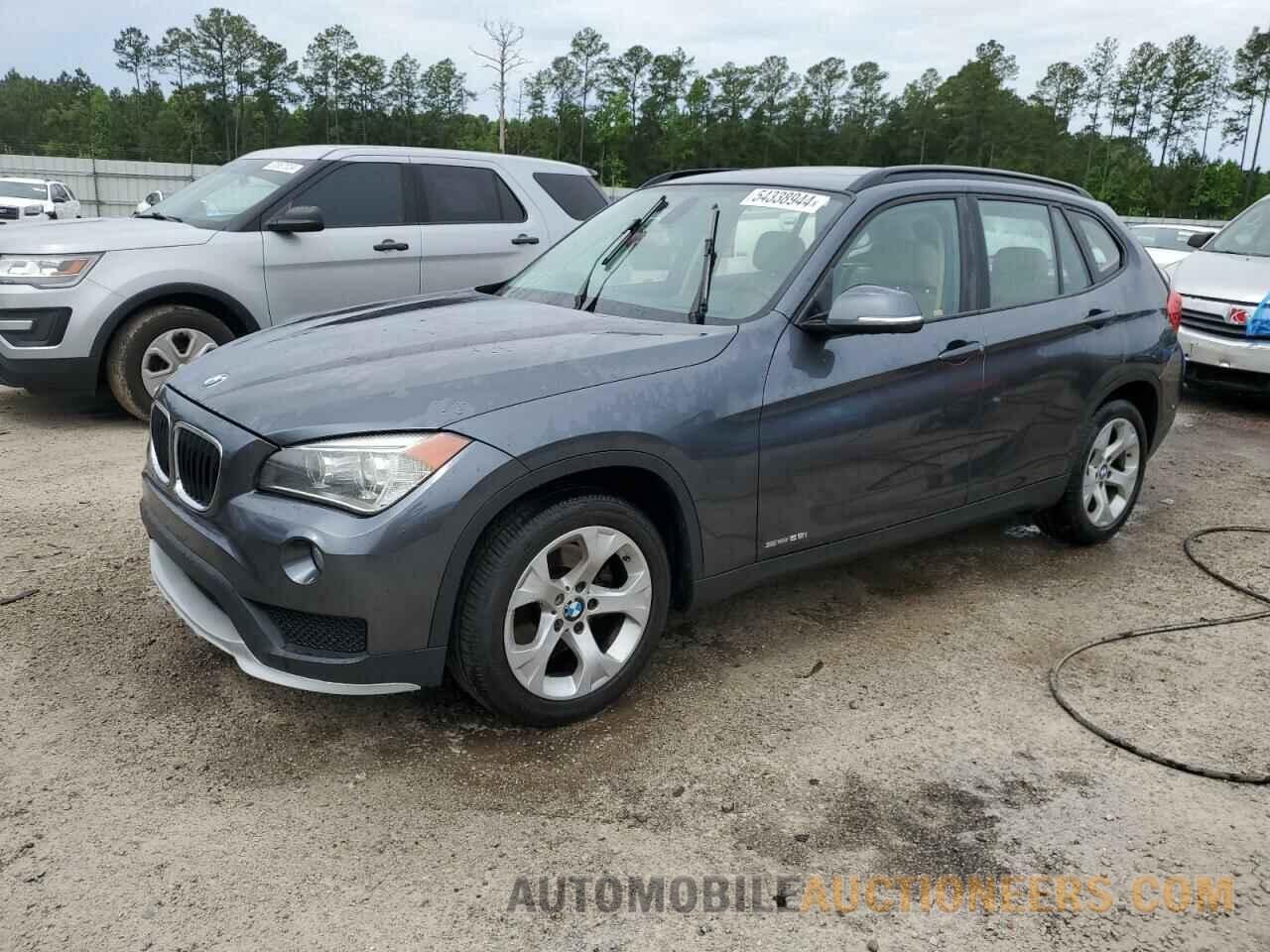 WBAVM1C5XFV318109 BMW X1 2015