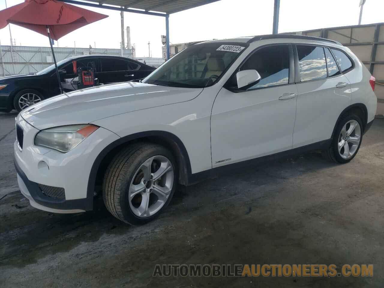 WBAVM5C56FVV94200 BMW X1 2015