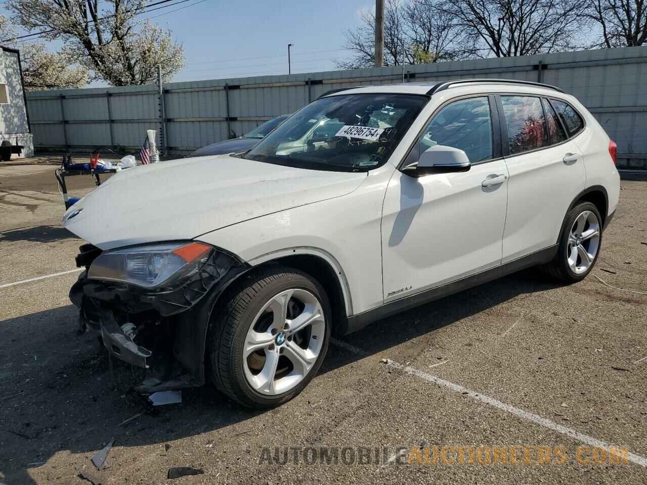 WBAVM5C5XFVV95317 BMW X1 2015