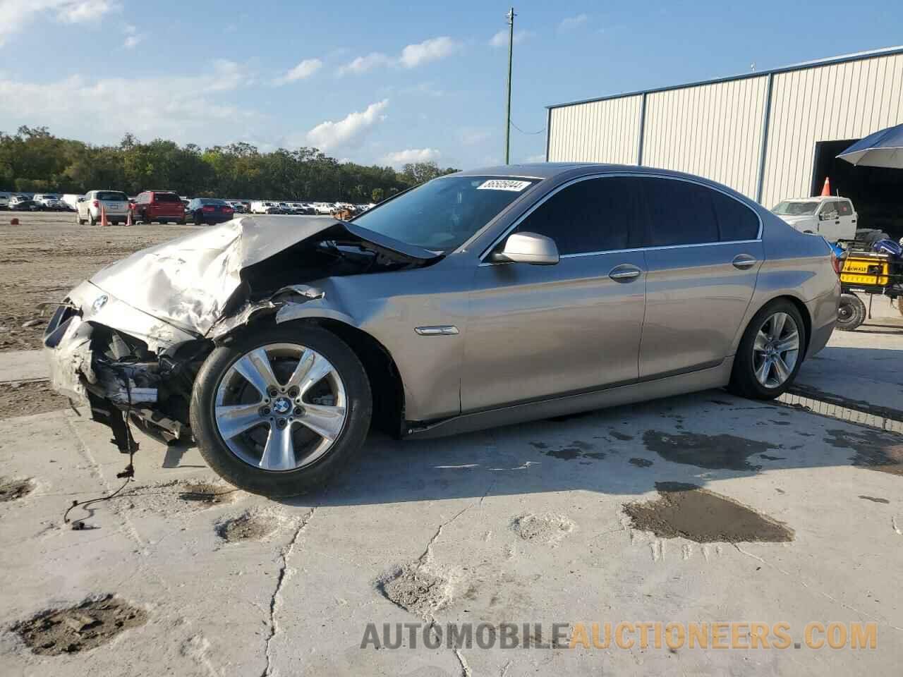 WBAXG5C50DD234570 BMW 5 SERIES 2013