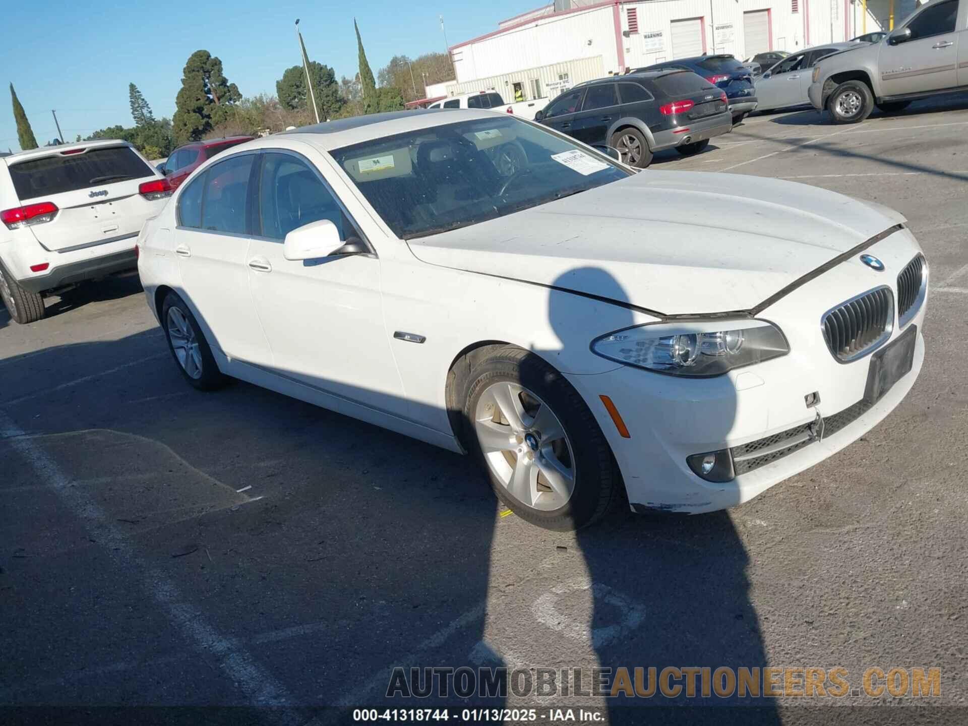 WBAXG5C53DDY35407 BMW 528I 2013