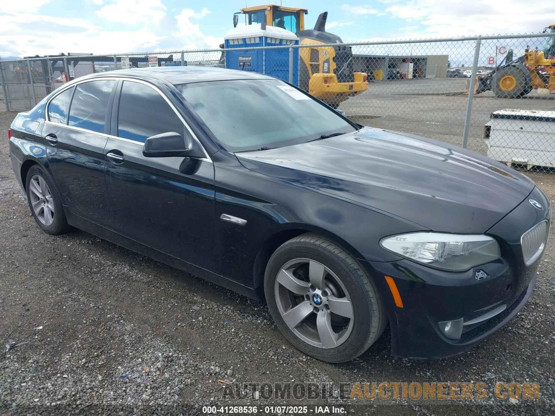 WBAXG5C56CDX04132 BMW 528I 2012